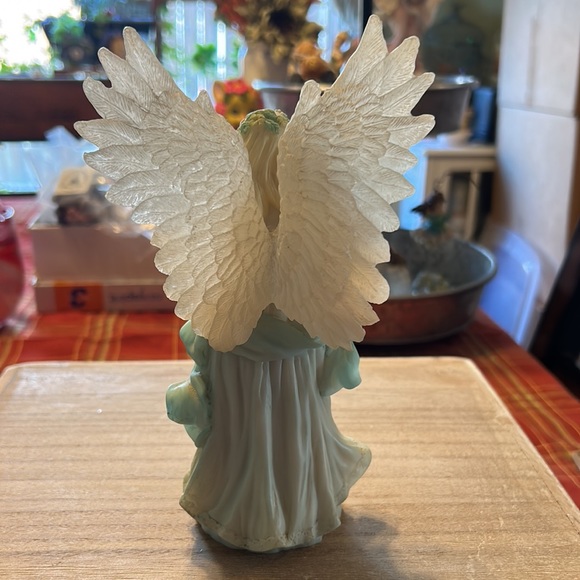 Praying Angel Resin Figurine NWOT 🙏😇 - Picture 2 of 10